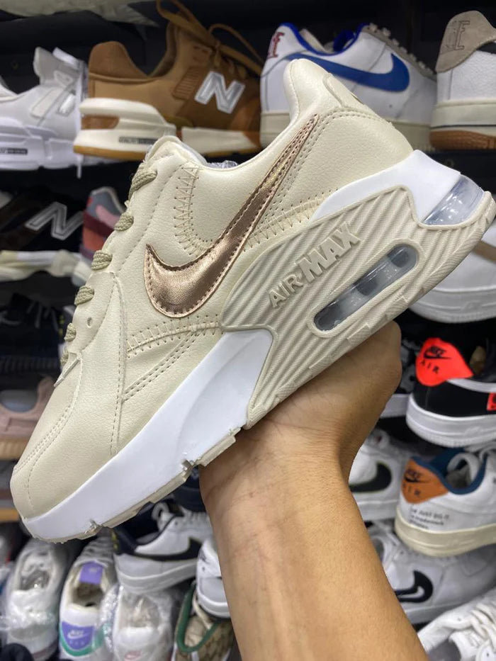 Tênis Nike Air Max Excee - Bege/Dourado