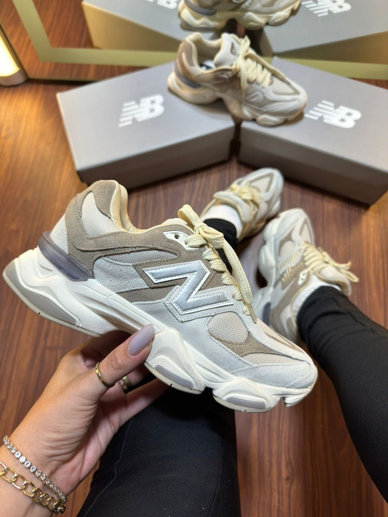 Tênis New Balance 9060 - Bege