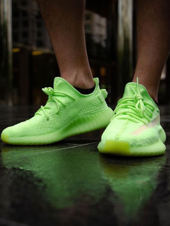 Tênis Adidas Yeezy Boost 350 V2 'Glow'