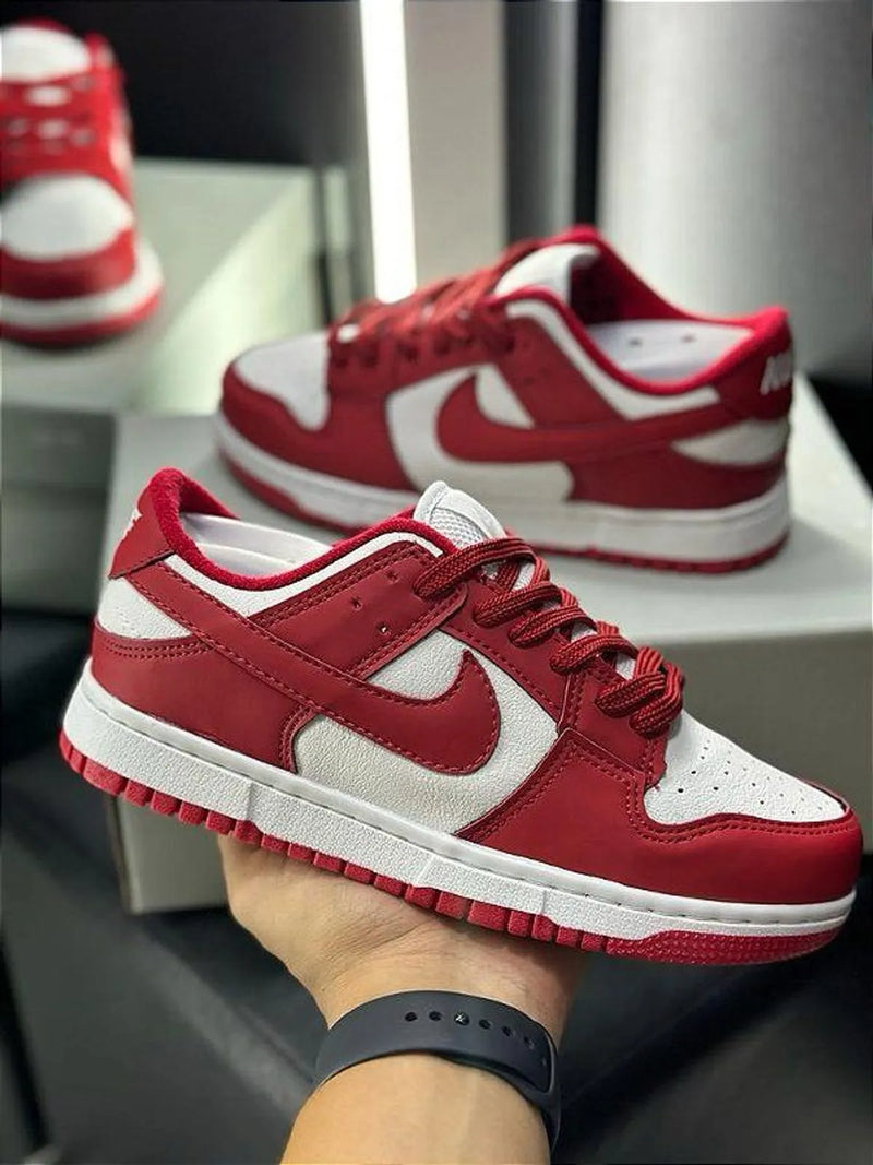 Tênis Nike Dunk SB - Branco e Vermelho