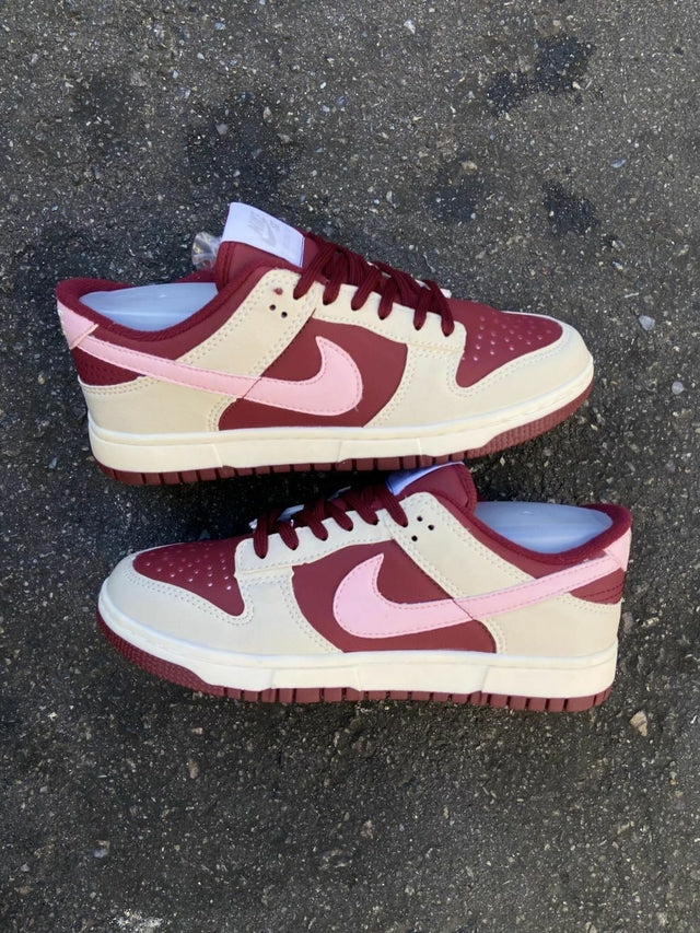 Tênis Nike Dunk Low - Vinho e Rosa