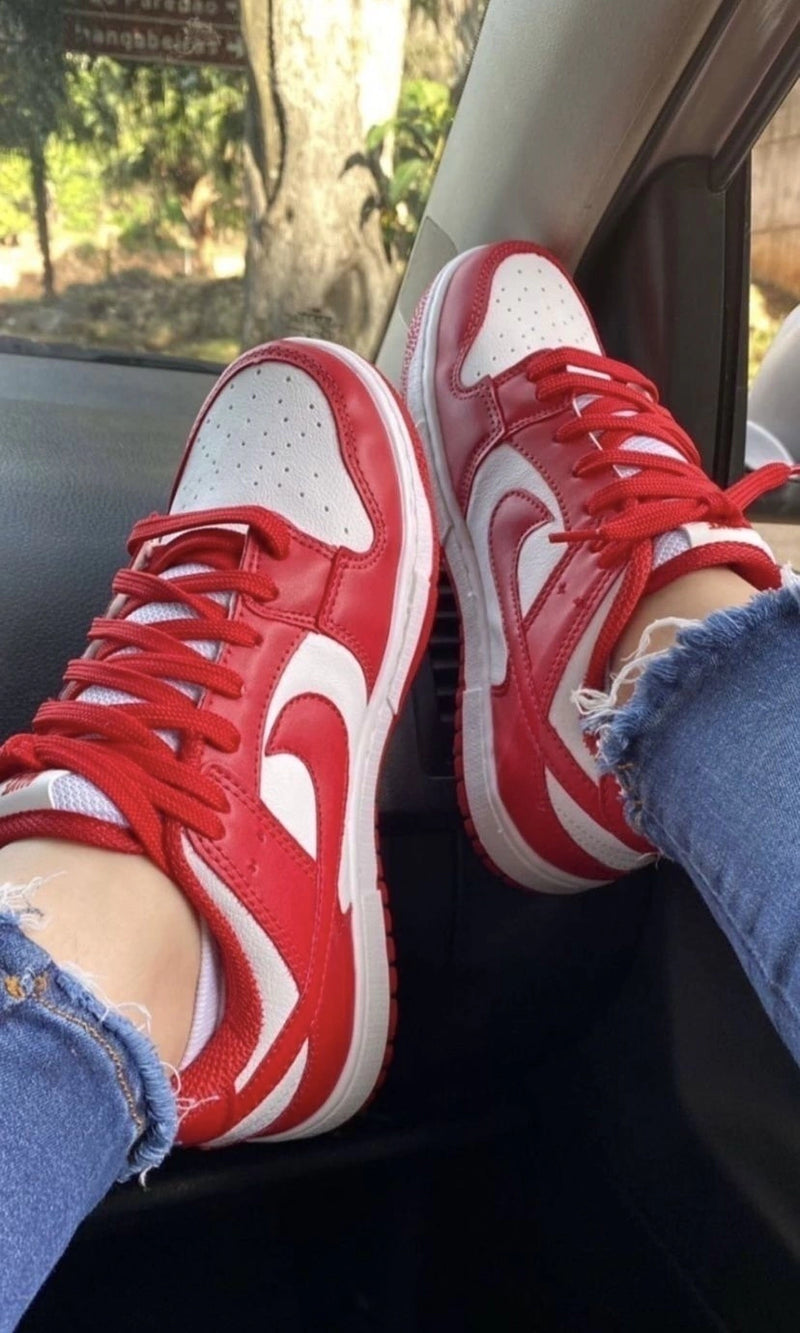 Tênis Nike Dunk SB - Branco e Vermelho