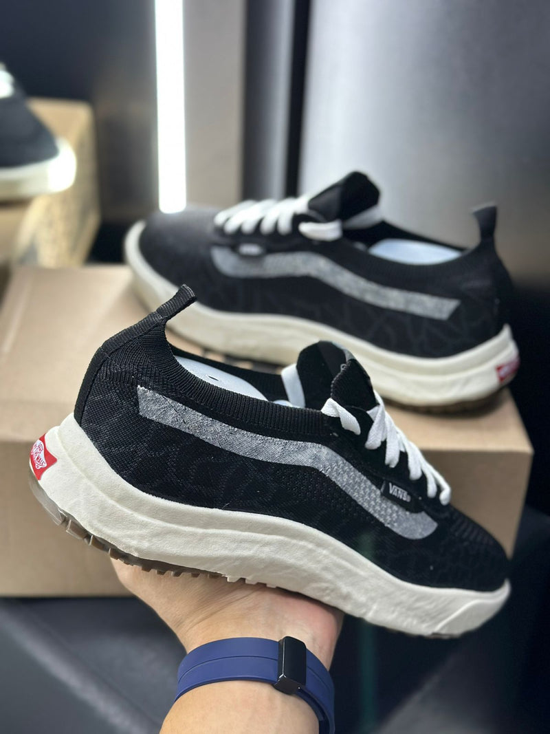 Tênis Vans Ultrarange VR3 Black