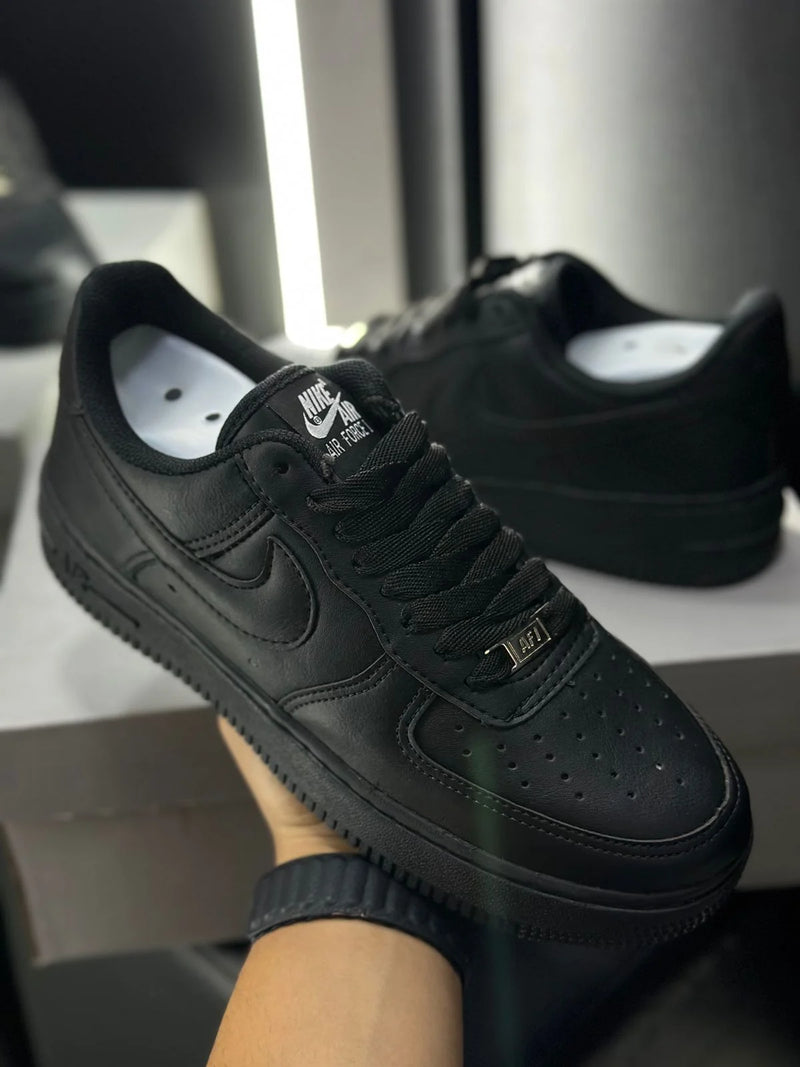 Tênis Nike Air Force One - Preto