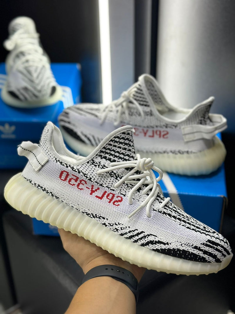 Tênis Adidas Yeezy Boost 350 V2 'Zebra'