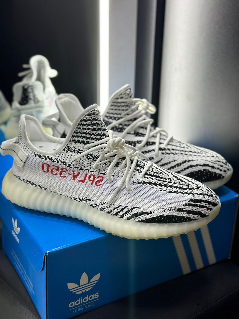 Tênis Adidas Yeezy Boost 350 V2 'Zebra'