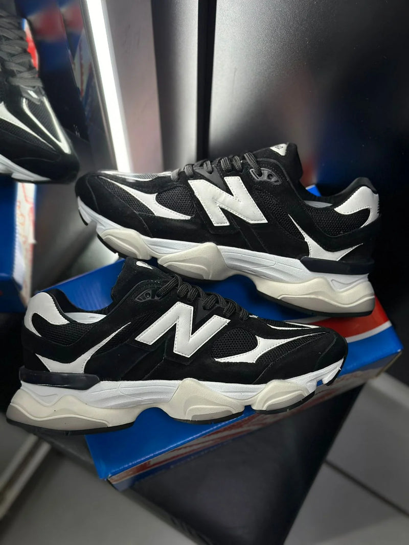 Tênis New Balance 9060 - Preto/Branco