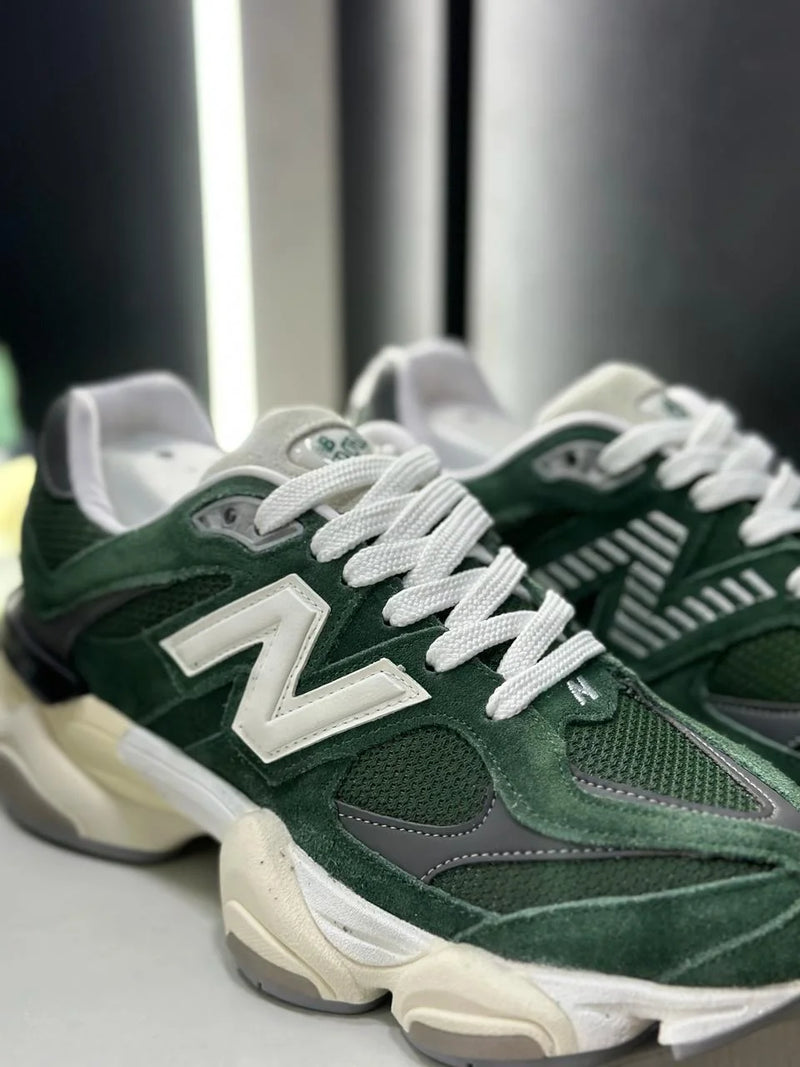 Tênis New Balance 9060 - Verde Militar